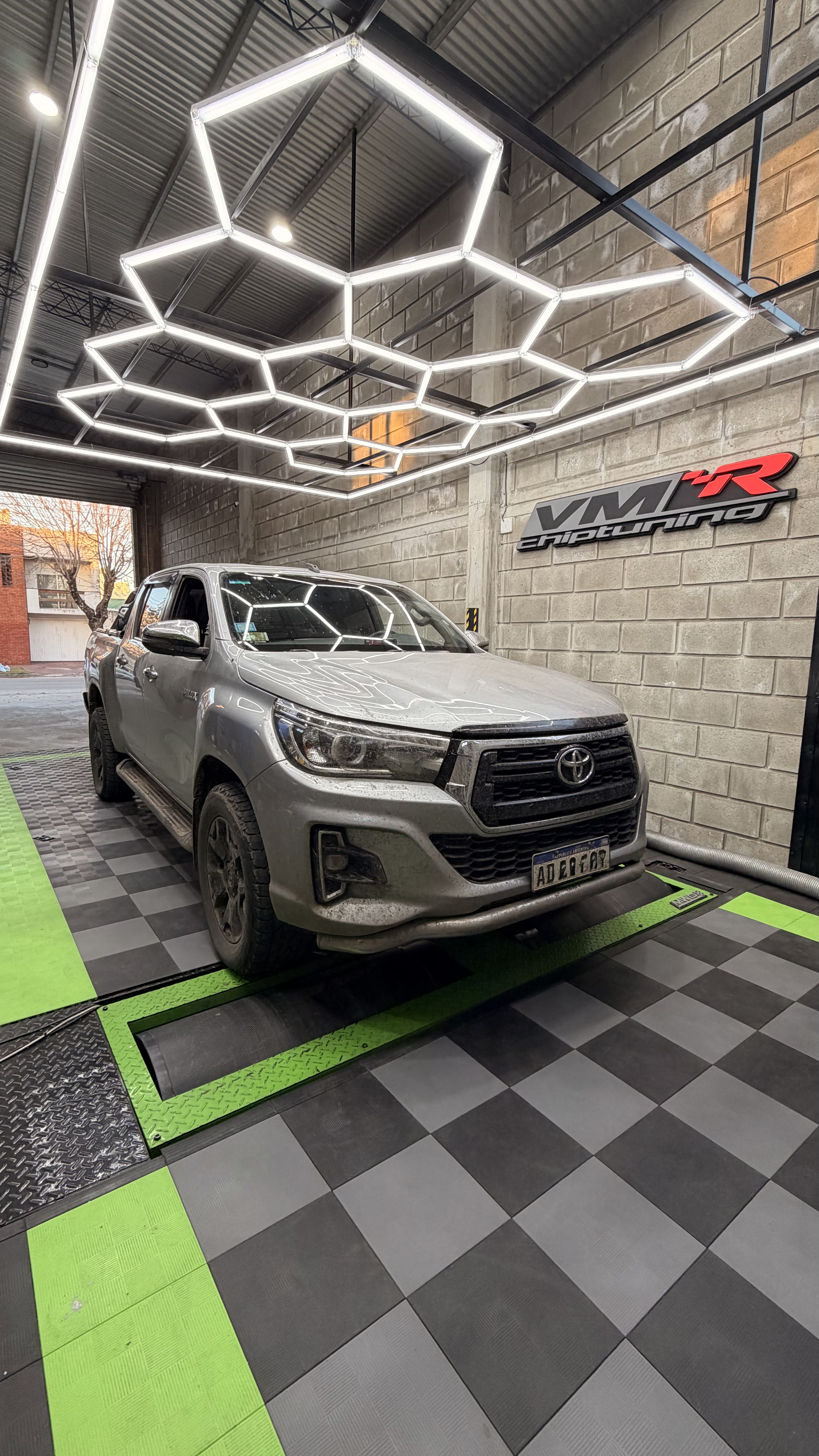 TOYOTA hilux 2.8 AT Stage 1